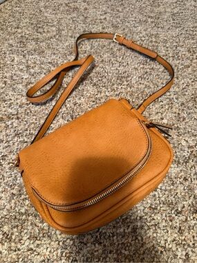 Women's Crossbody Bag in Tan - Minimal Leather Shoulder Purse